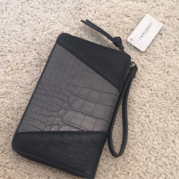 Brand New Wristlet Wallet! - Picture 2 of 3